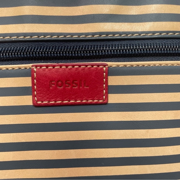 Fossil Small Clutch Bad or Makeup Bag  Purse Insert Coated Canvas Brown Beige - Picture 2 of 9